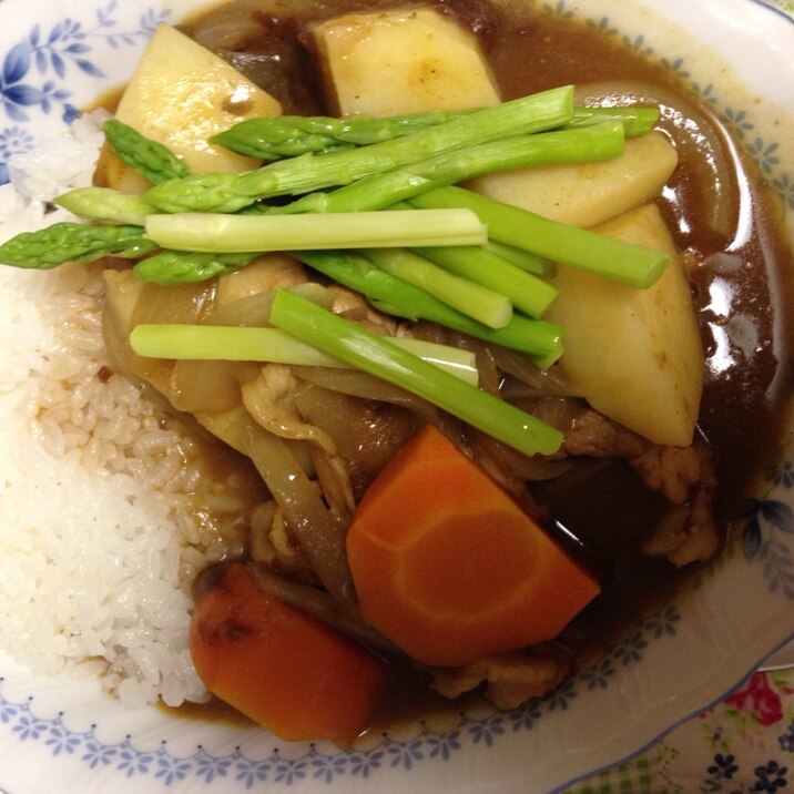 アスパラじゃがいもニンジ玉ねぎゴーヤ豚肉カレー